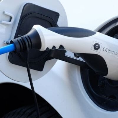 Elektromobilność w Polsce. Sprawdź, co czeka nas w 2024