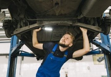 Jak wibracje wpływają na komfort i bezpieczeństwo jazdy i dlaczego jakość zawieszenia ma znaczenie